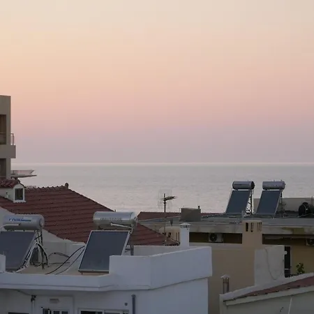 Gio's Cosy With Private Balcony *