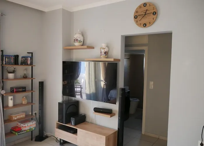 Gio's Cosy With Private Balcony Apartament