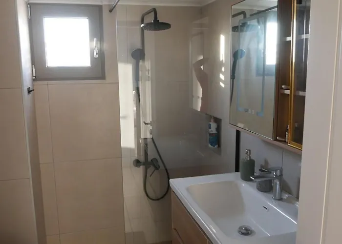 Gio's Cosy With Private Balcony *