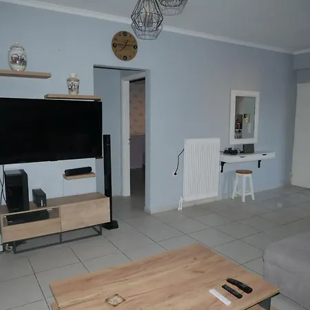 Gio's Cosy With Private Balcony Апартаменти *