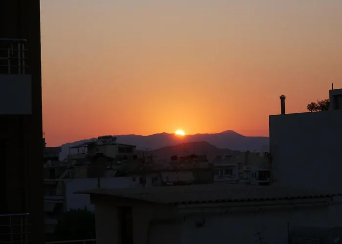 Gio's Cosy With Private Balcony Apartment *